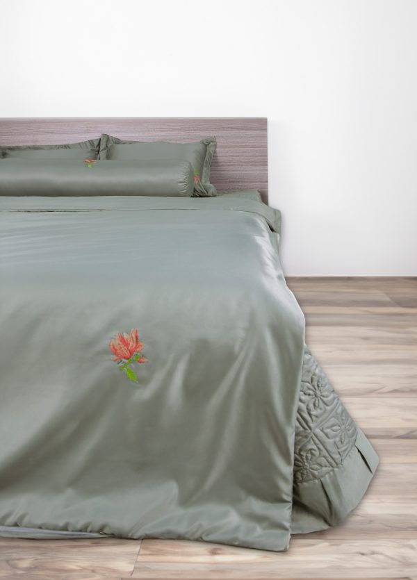 Bộ chăn ga Tencel Organic Xanh Rêu Thêu Hoa - Ảnh 5