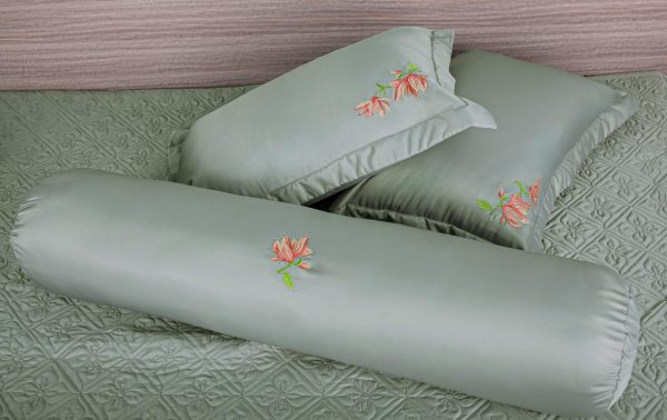 Bộ chăn ga Tencel Organic Xanh Rêu Thêu Hoa - Ảnh 4